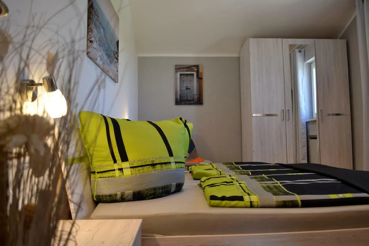 Villa Jomi Tar-Vabriga 0*,  Croatia