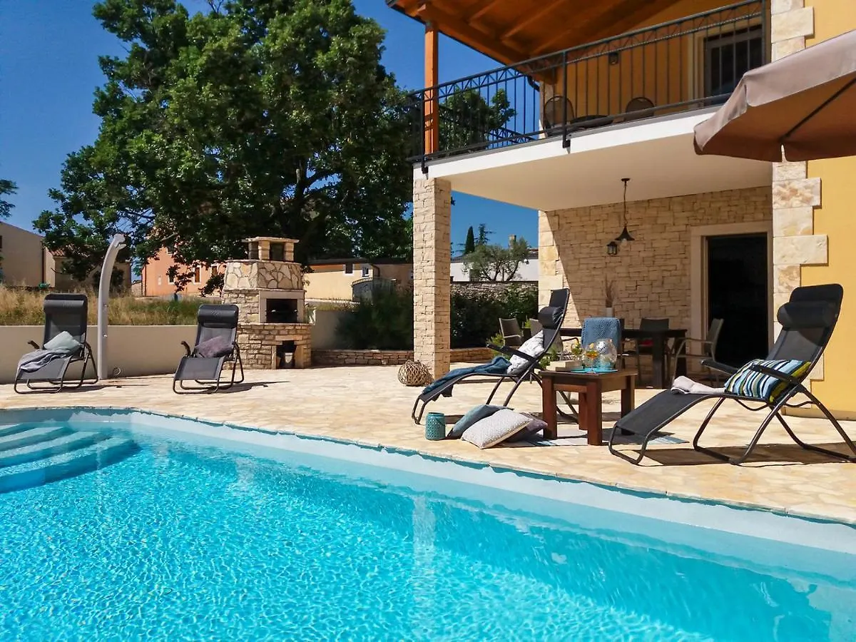 Villa Jomi Tar-Vabriga